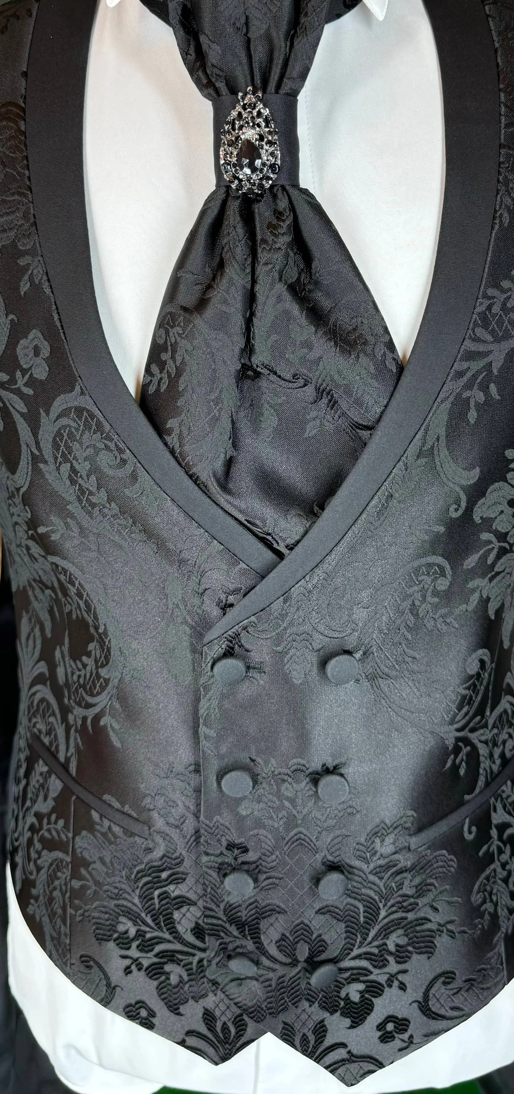 Men's Black Floral Design Tuxedo with Peak Lapel | Elegant Formal Wear